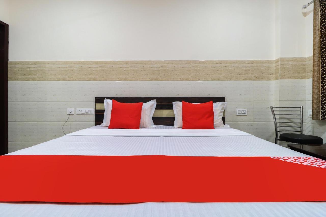โอโย 49095 โฮเต็ล เค ฟอร์ต Hotel Abadpura ภายนอก รูปภาพ