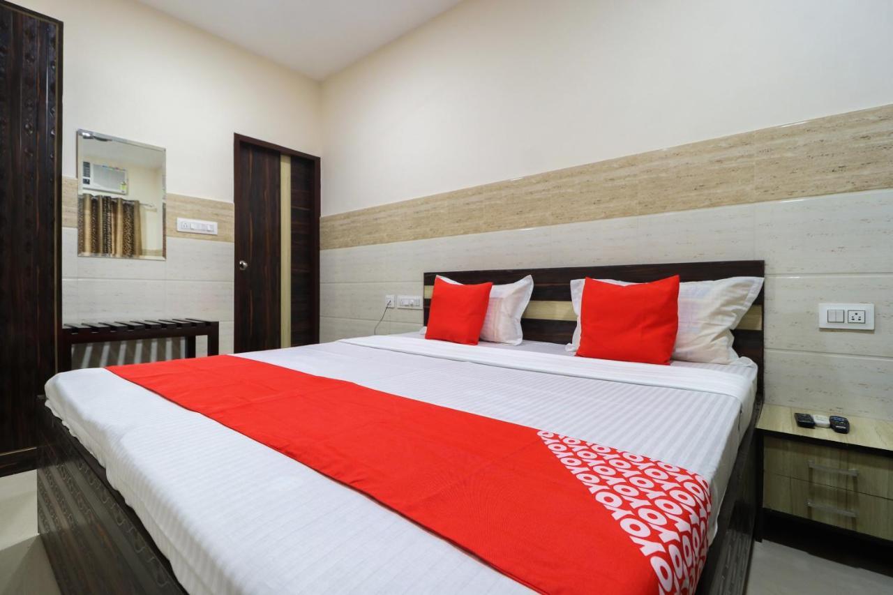โอโย 49095 โฮเต็ล เค ฟอร์ต Hotel Abadpura ภายนอก รูปภาพ