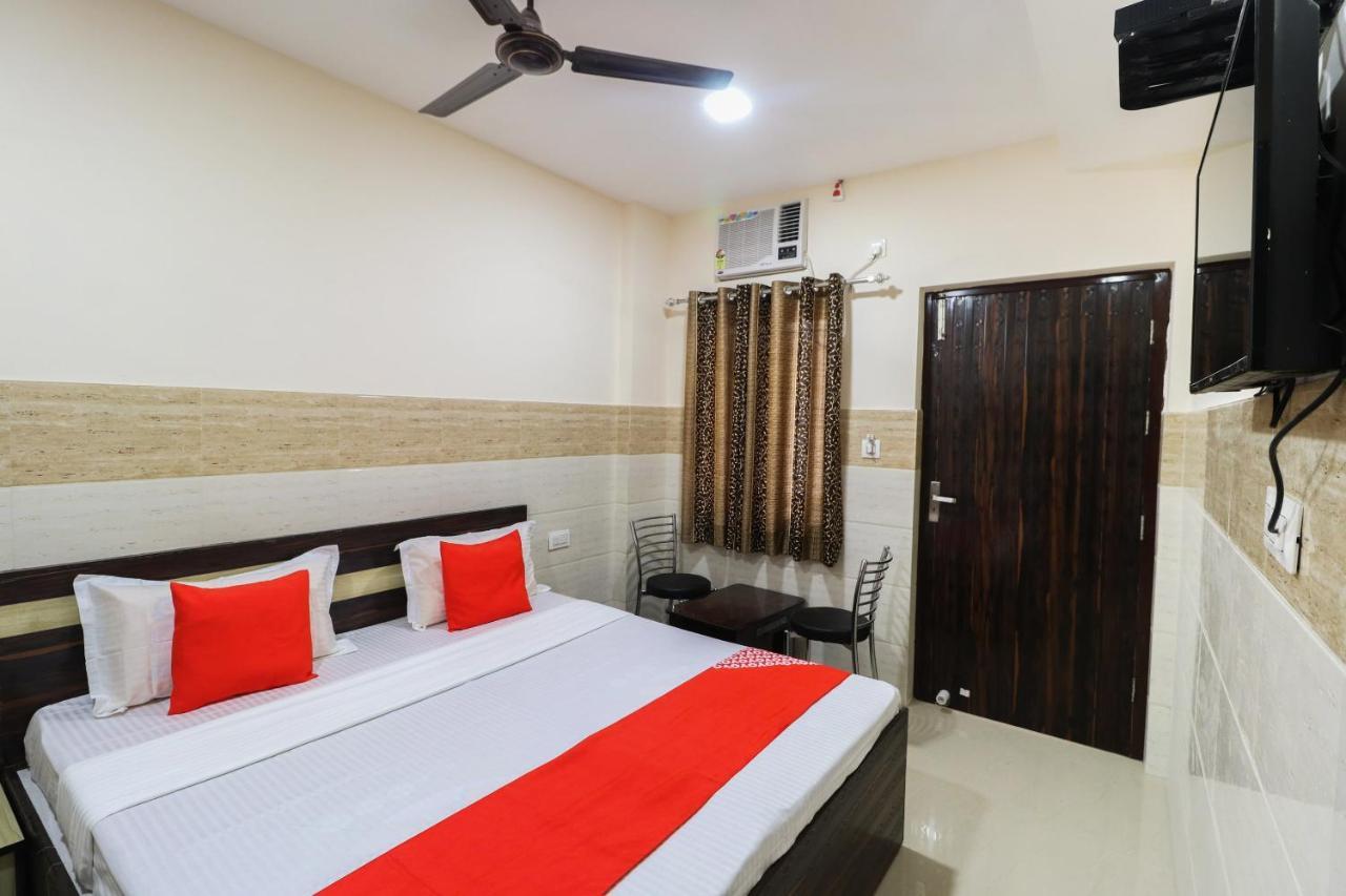 โอโย 49095 โฮเต็ล เค ฟอร์ต Hotel Abadpura ภายนอก รูปภาพ