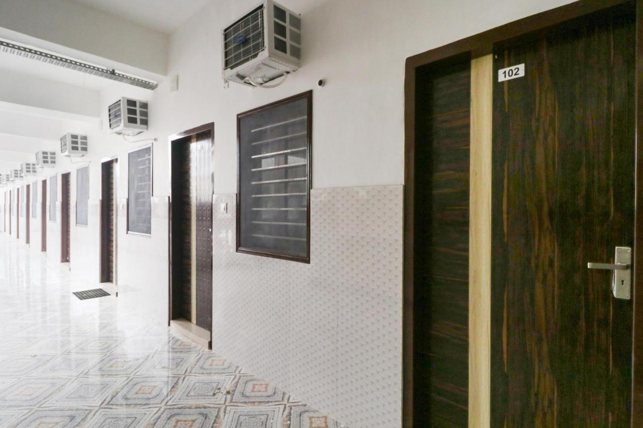 โอโย 49095 โฮเต็ล เค ฟอร์ต Hotel Abadpura ภายนอก รูปภาพ