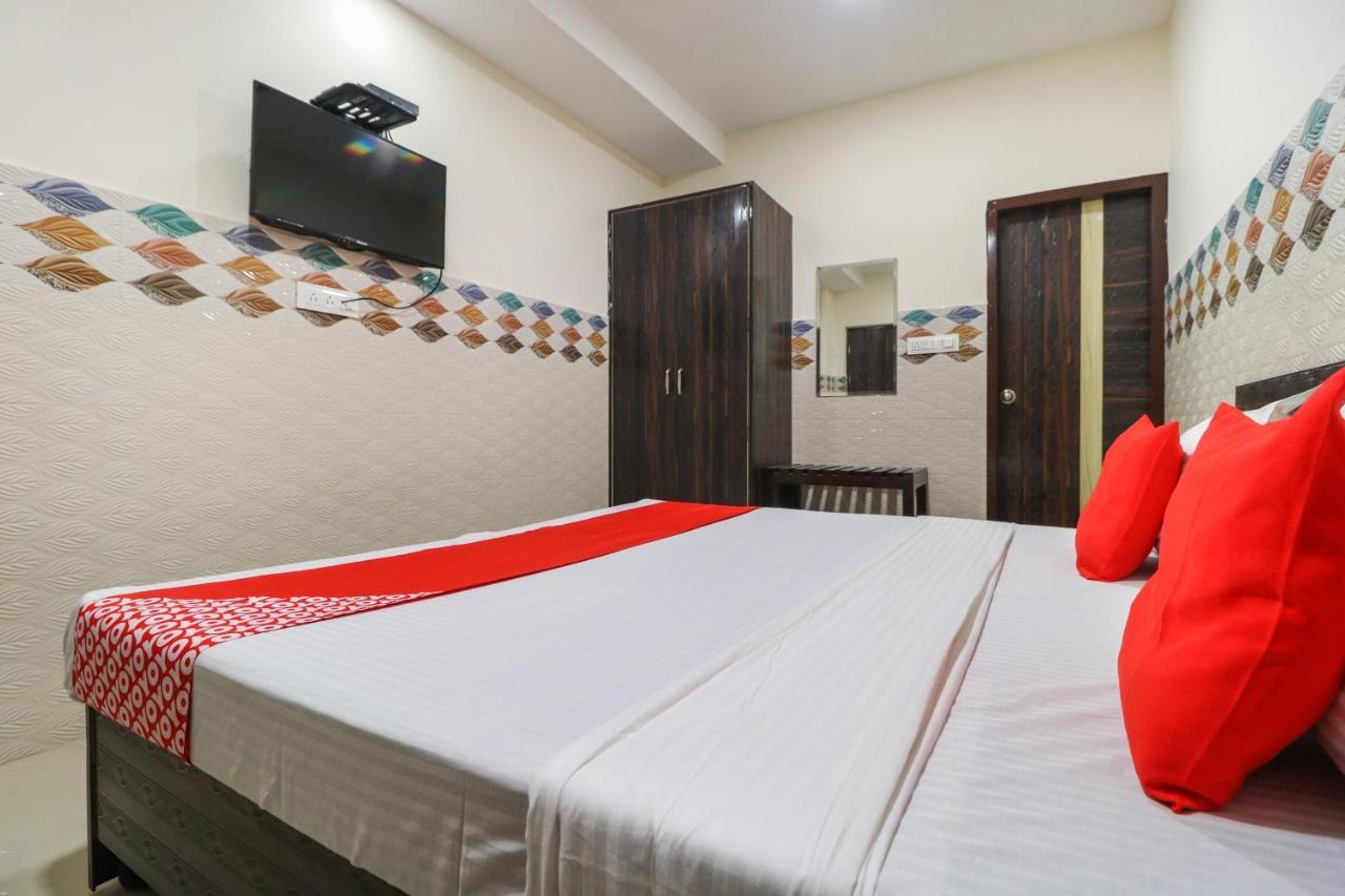 โอโย 49095 โฮเต็ล เค ฟอร์ต Hotel Abadpura ภายนอก รูปภาพ