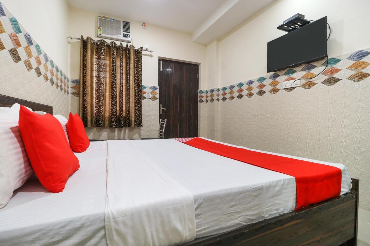 โอโย 49095 โฮเต็ล เค ฟอร์ต Hotel Abadpura ภายนอก รูปภาพ