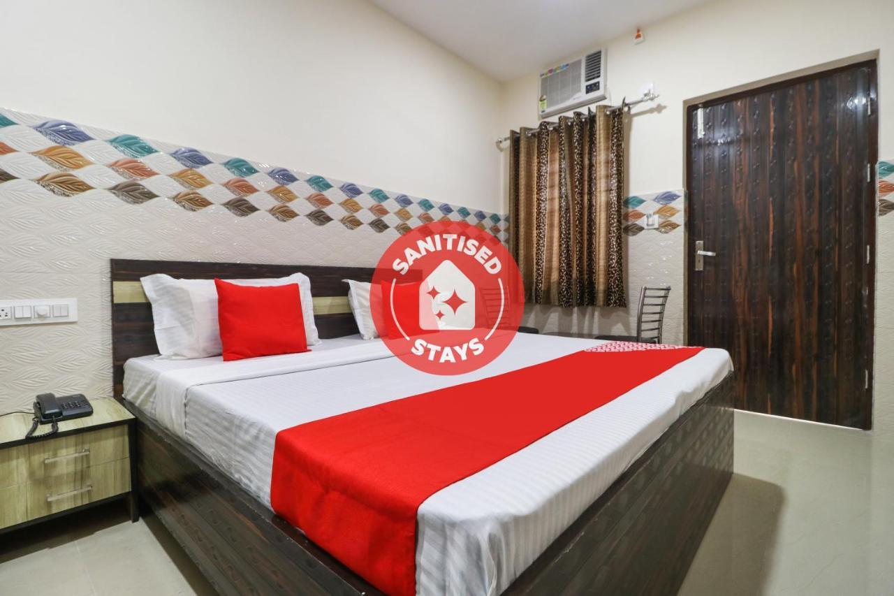 โอโย 49095 โฮเต็ล เค ฟอร์ต Hotel Abadpura ภายนอก รูปภาพ